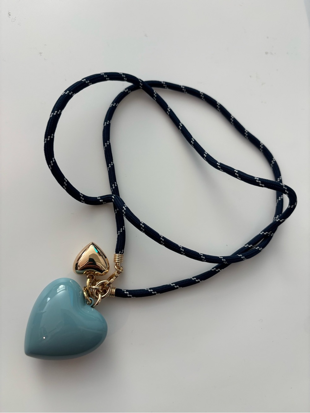 Nwot Roxanne Assoulin long happy cord big puffy heart necklace